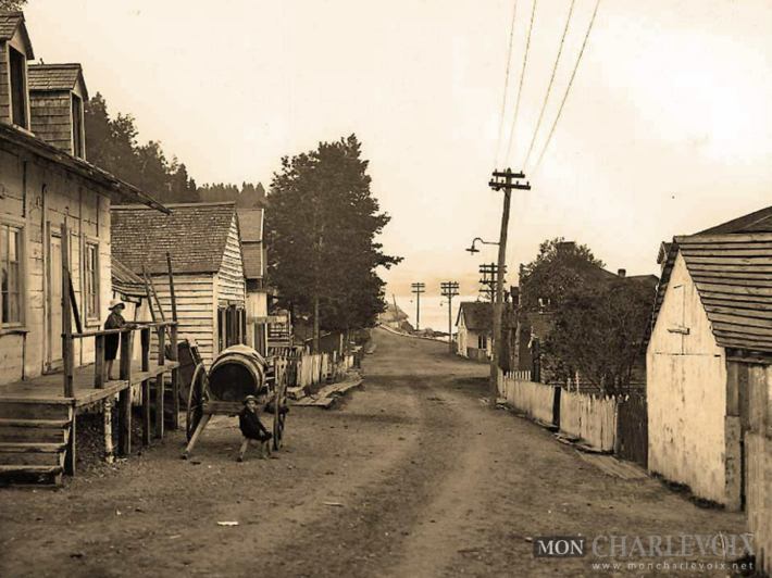 Photos souvenir | Rue du quai à Pointe-au-Pic vers 1900