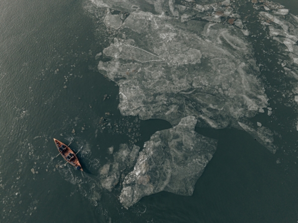 Photos D’ici | La traversée à canot à glace de l'Isle-aux-coudres