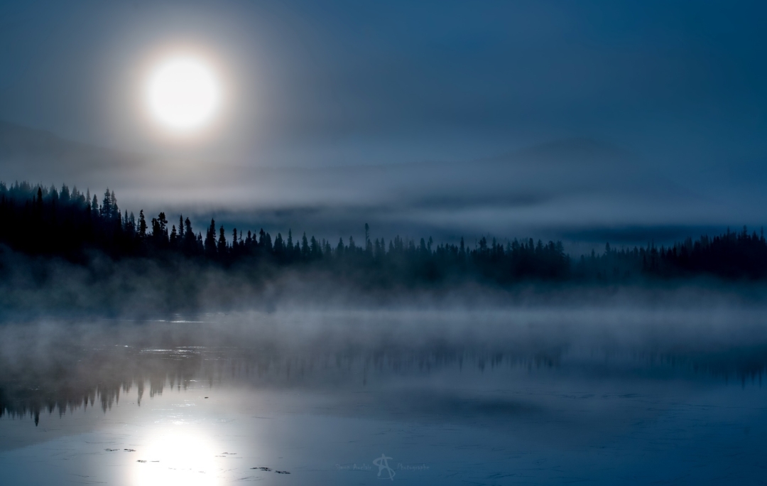 11 Simon Auclair lune de larriere pays