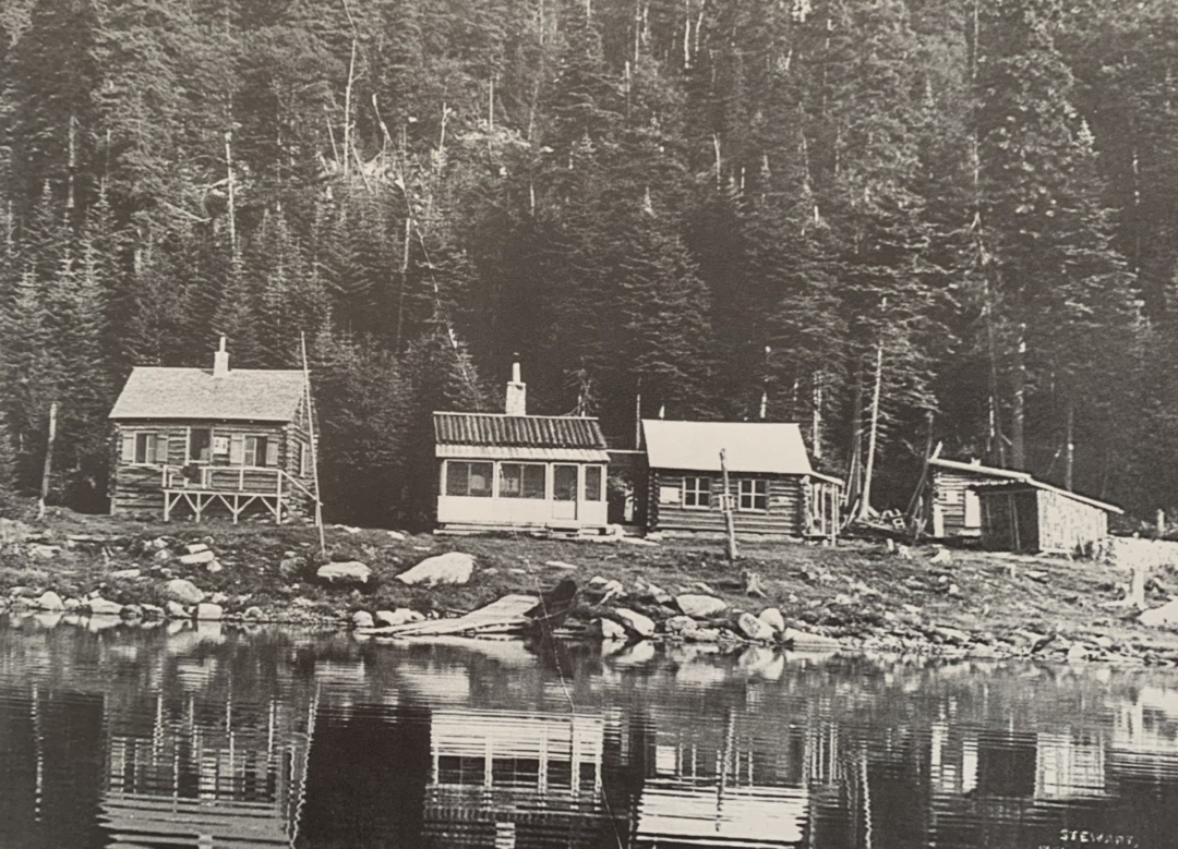 4 Baie St Paul Camp Ronevsorg au lac Chaudiere St Placide Livre 200 ans de villegiature