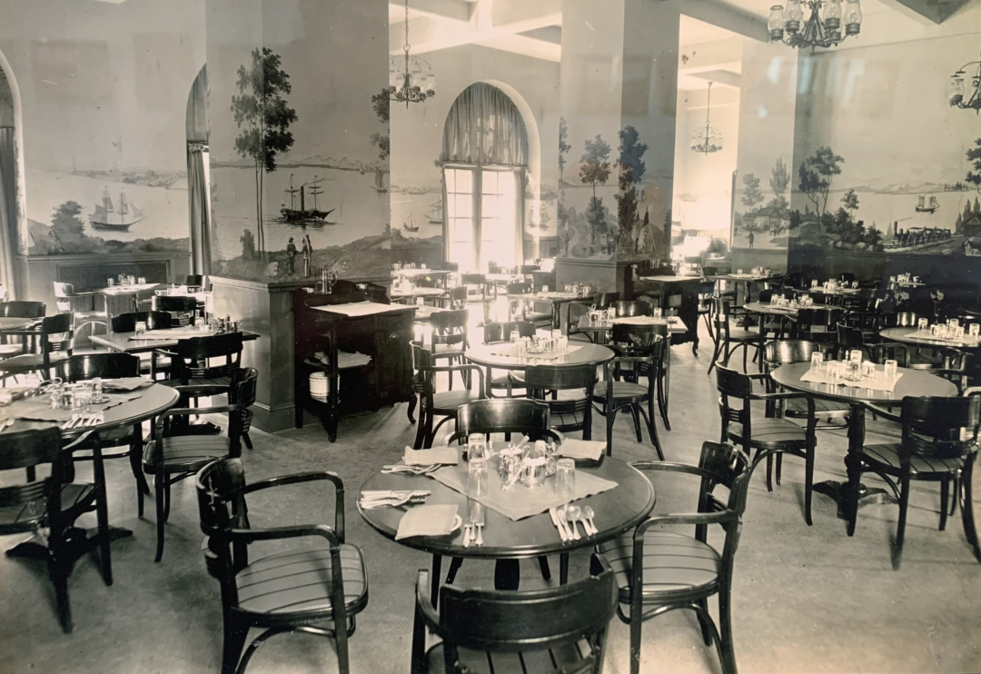 Ok 6 Salle a manger du Manoir Richelieu Collection J Luc Turcotte