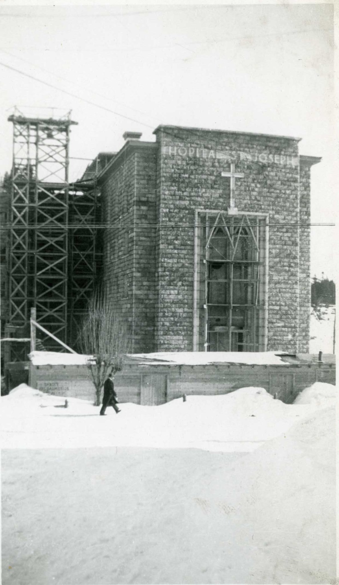 Ok 7 Construction de l Hopital de La Malbaie en 1941 coll Andre Savard