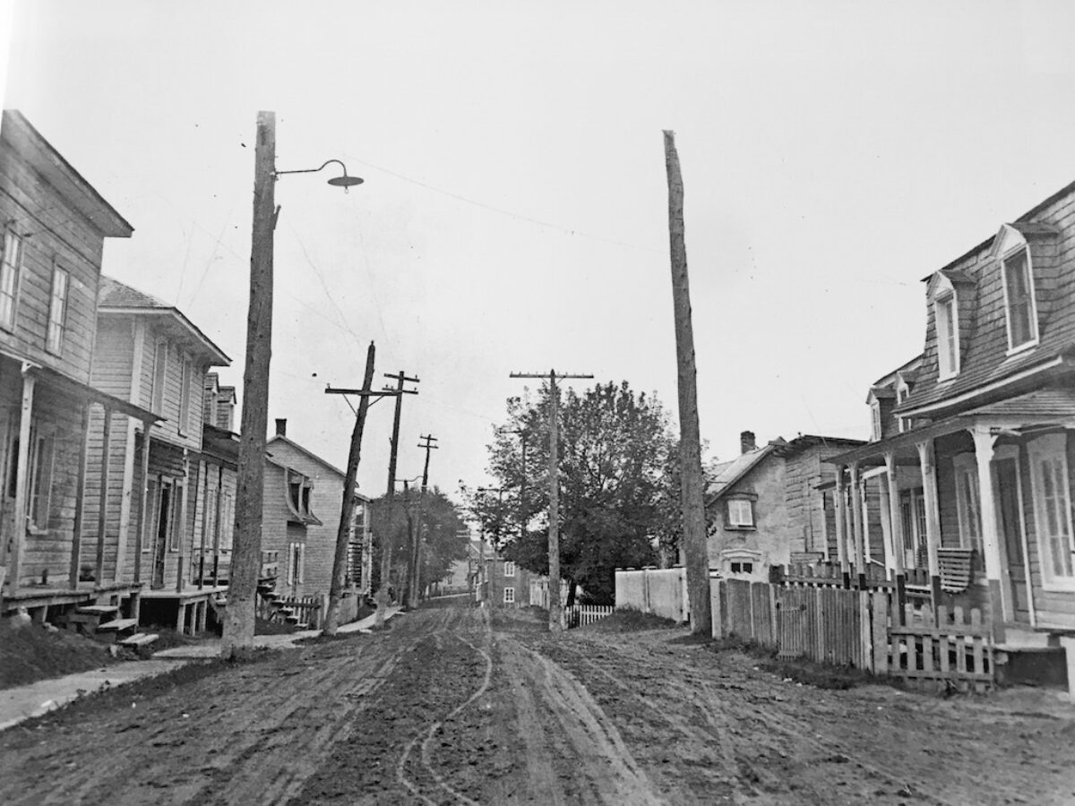 La rue St-Jean Baptiste de Baie-St-Paul vers 1925