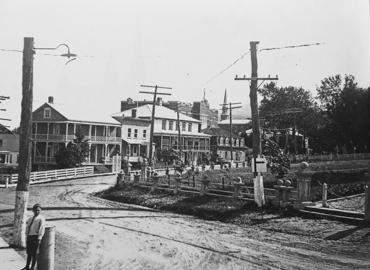 Centre ville de Baie-St-Paul vers 1927