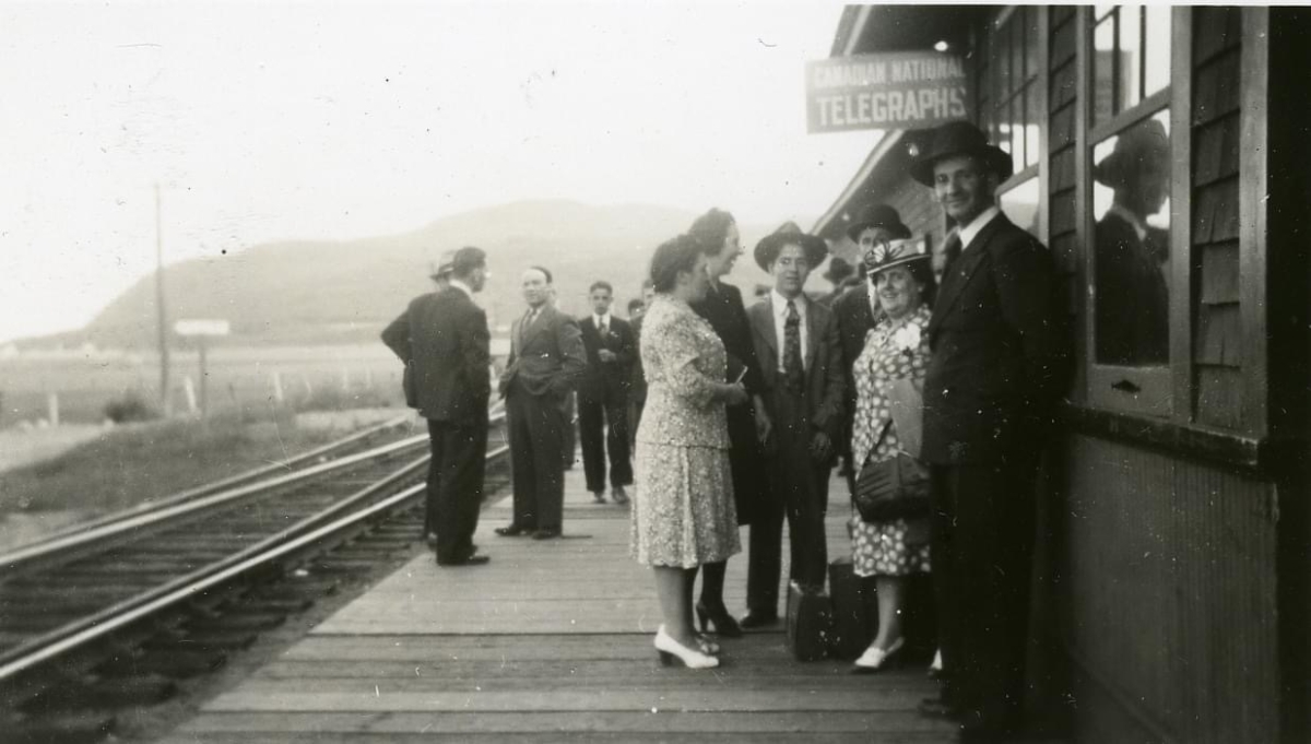 Un souvenir de 1955 à la gare de Baie-Saint-Paul (Merci André Simard)