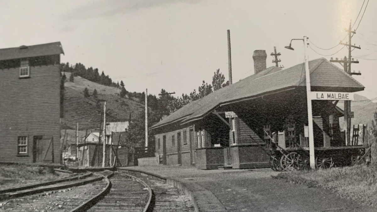 Gare de La Malbaie en 1925 Coll. Damien Deschênes CARC (Par André Simard)