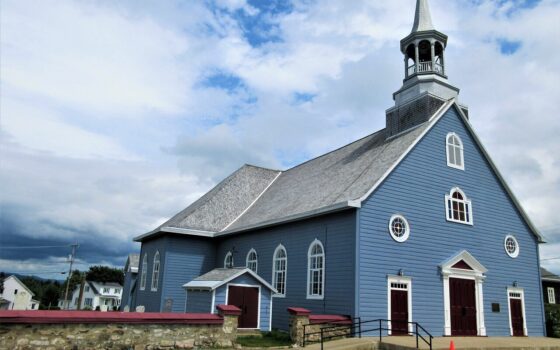 Une des plus anciennes églises en bois du Québec, l’église de Sainte-Agnès