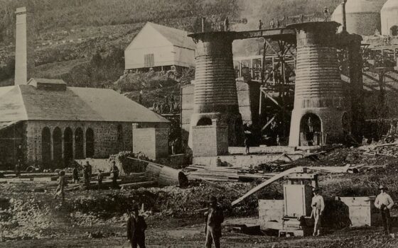 Ancienne mine de fer de St-Urbain, prise en 1873 (Coll R.Tremblay et André Simard)