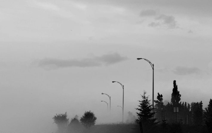 La ville dans la brume