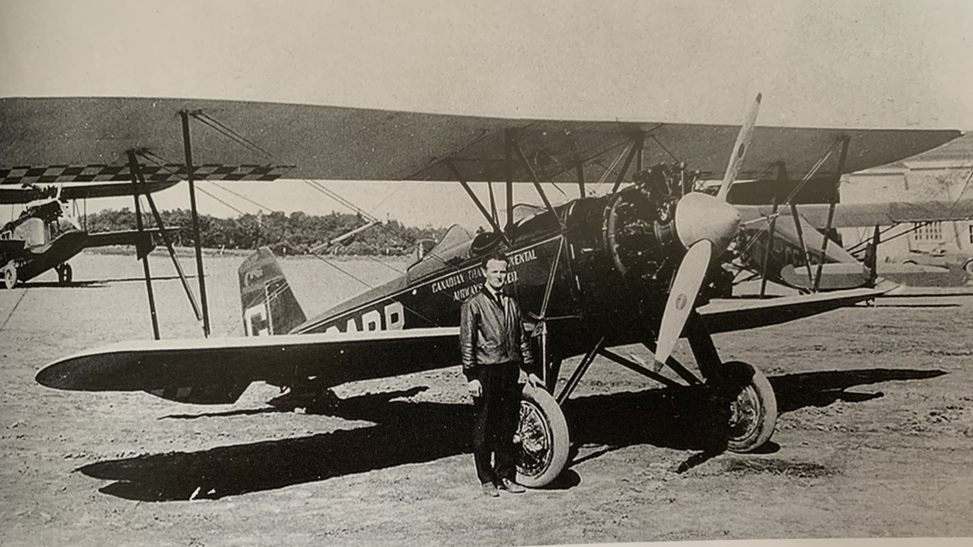 6 St Aime des Lacs Romeo Vachon et son avion