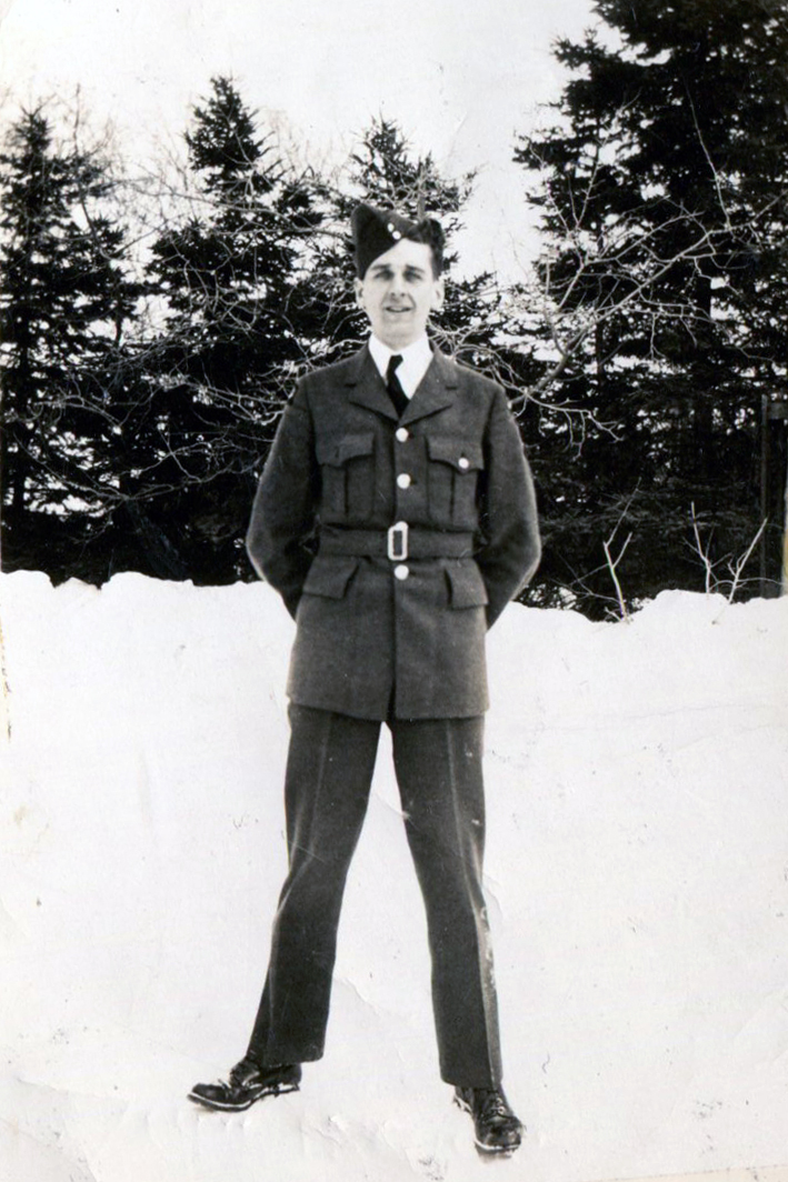 Jean Warren habit militaire