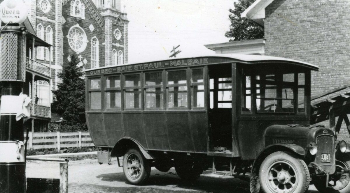 L'autobus de Baie-Saint-Paul en 1926  (Photo CARC par André Simard)