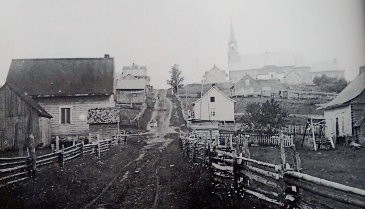 Le village de St-Hilarion vers 1915 (Source R Tremblay par Pierre Perron et André Simard)